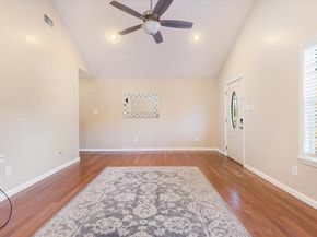 9506 E Avenue I, Houston TX 77012