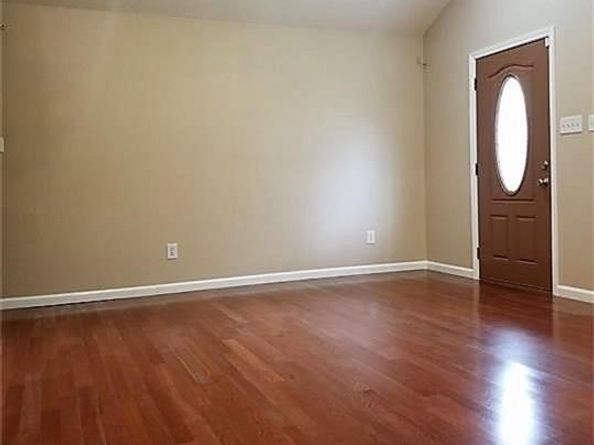 9506 E Avenue I, Houston TX 77012