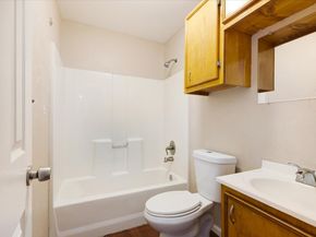 9506 E Avenue I, Houston TX 77012