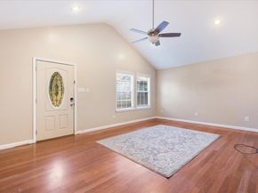 9506 E Avenue I, Houston TX 77012