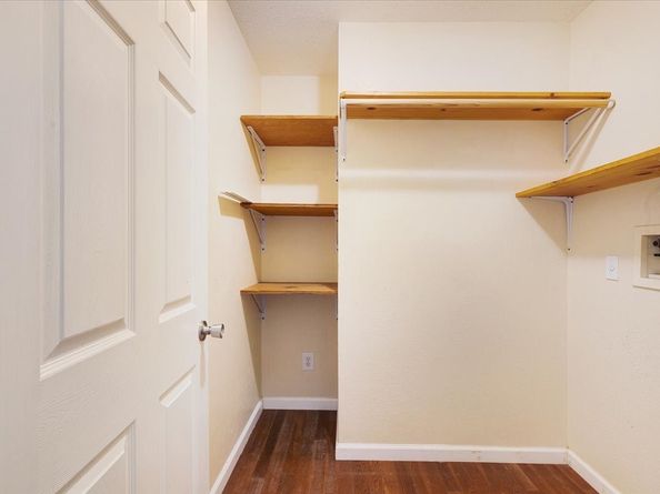 9506 E Avenue I, Houston TX 77012