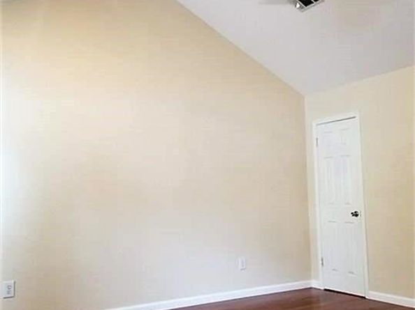 9506 E Avenue I, Houston TX 77012