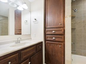 9506 E Avenue I, Houston TX 77012