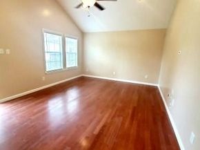 9506 E Avenue I, Houston TX 77012