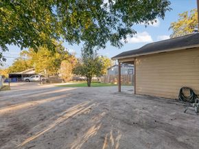 9506 E Avenue I, Houston TX 77012