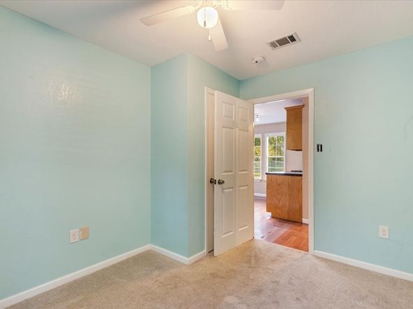 9506 E Avenue I, Houston TX 77012