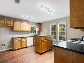 9506 E Avenue I, Houston TX 77012