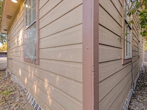 9506 E Avenue I, Houston TX 77012