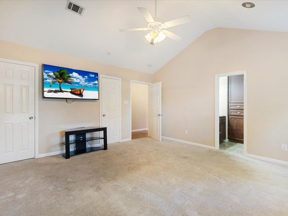 9506 E Avenue I, Houston TX 77012