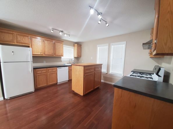 9506 E Avenue I, Houston TX 77012