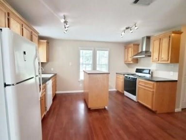 9506 E Avenue I, Houston TX 77012