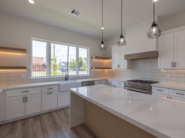 1818 West Street, Houston TX 77026