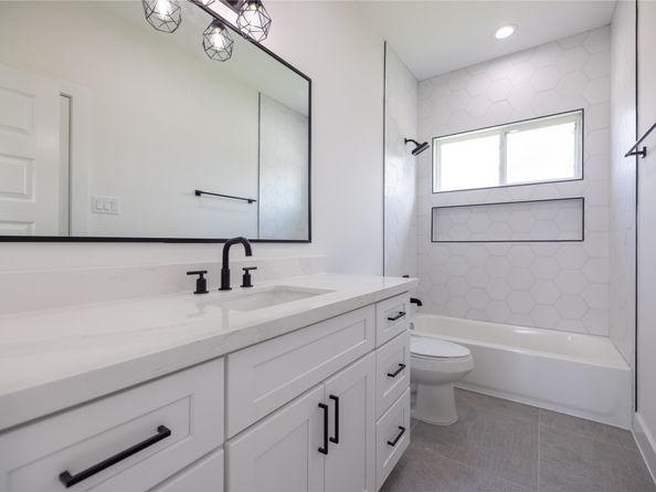 1818 West Street, Houston TX 77026