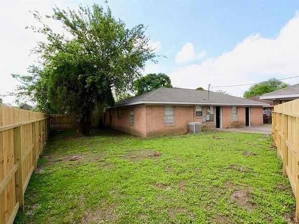 627 Glenburnie Drive, Houston TX 77022