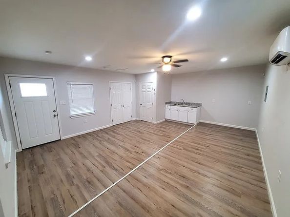 627 Glenburnie Drive, Houston TX 77022