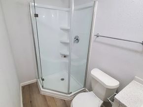 627 Glenburnie Drive, Houston TX 77022