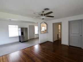 627 Glenburnie Drive, Houston TX 77022