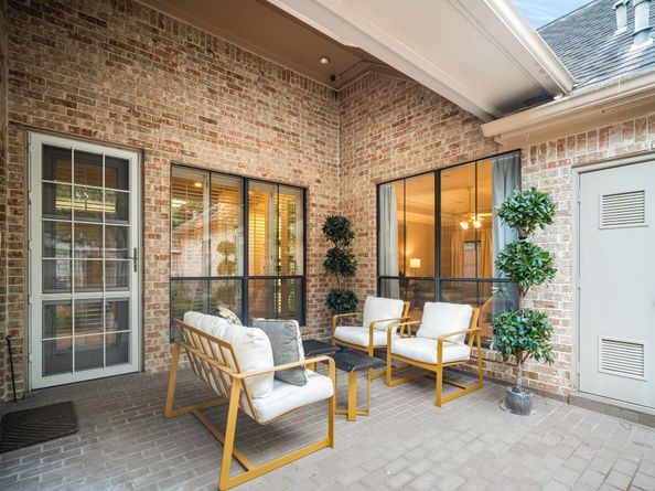 502 Barkers Cove, Houston TX 77079