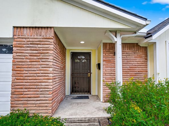 9402 Meadowcroft Drive, Houston TX 77063