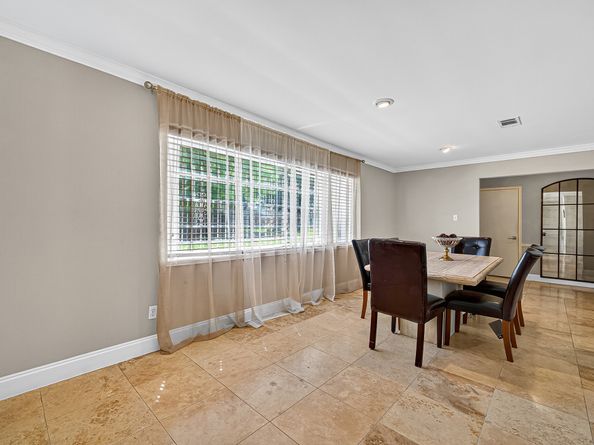 9402 Meadowcroft Drive, Houston TX 77063