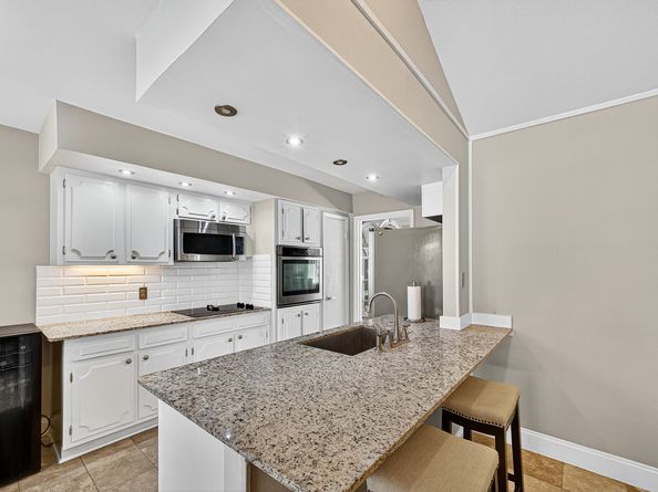 9402 Meadowcroft Drive, Houston TX 77063