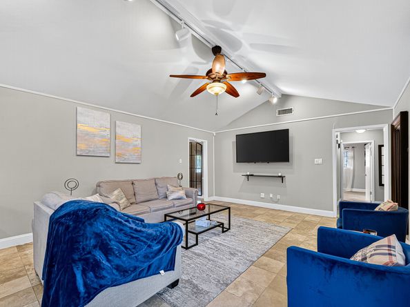 9402 Meadowcroft Drive, Houston TX 77063