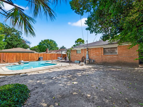 9402 Meadowcroft Drive, Houston TX 77063