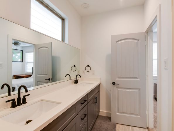 1510 Chestnut Street, Houston TX 77009