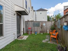 1510 Chestnut Street, Houston TX 77009
