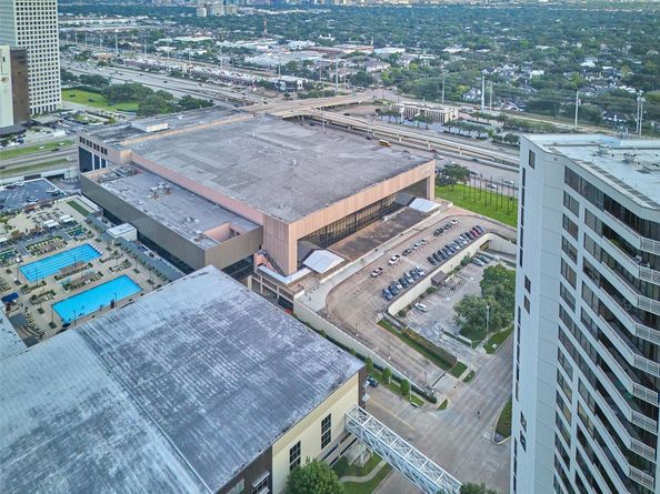 14 Greenway Plaza 9O, Houston TX 77046