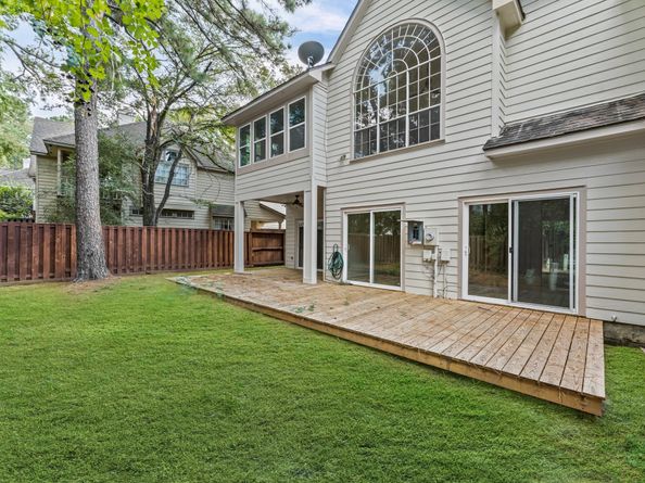 50 Lakeridge Drive, The Woodlands TX 77381