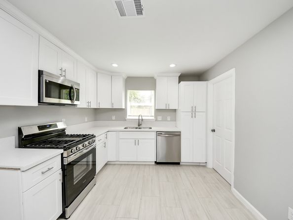 4842 Larkspur Street, Houston TX 77033