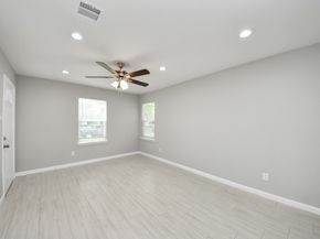 4842 Larkspur Street, Houston TX 77033