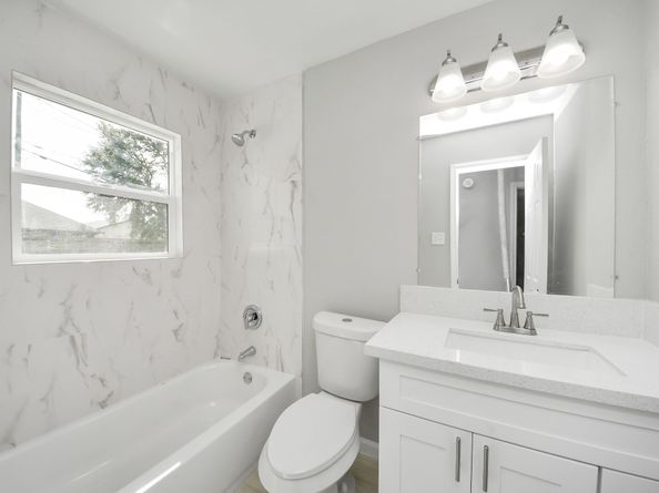 4842 Larkspur Street, Houston TX 77033