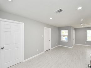 4842 Larkspur Street, Houston TX 77033