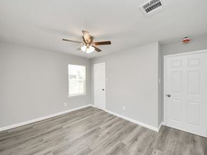 4842 Larkspur Street, Houston TX 77033