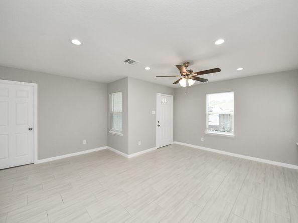 4842 Larkspur Street, Houston TX 77033