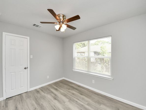 4842 Larkspur Street, Houston TX 77033