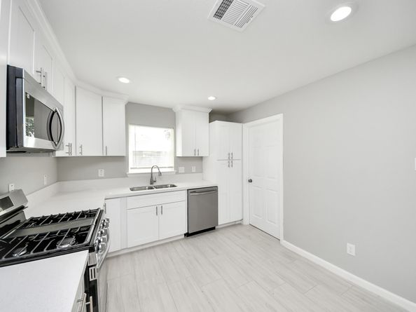 4842 Larkspur Street, Houston TX 77033