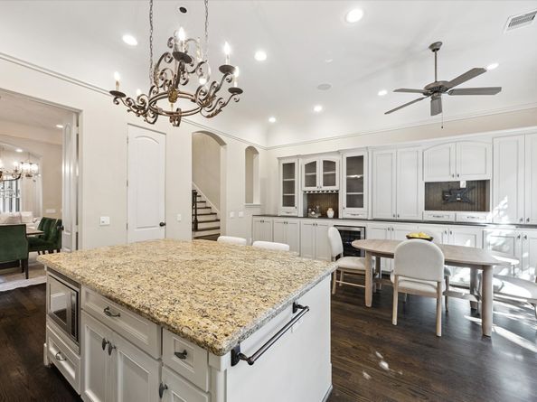 2145 Fairview Avenue, Houston TX 77019