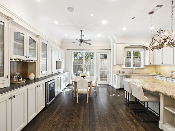 2145 Fairview Avenue, Houston TX 77019