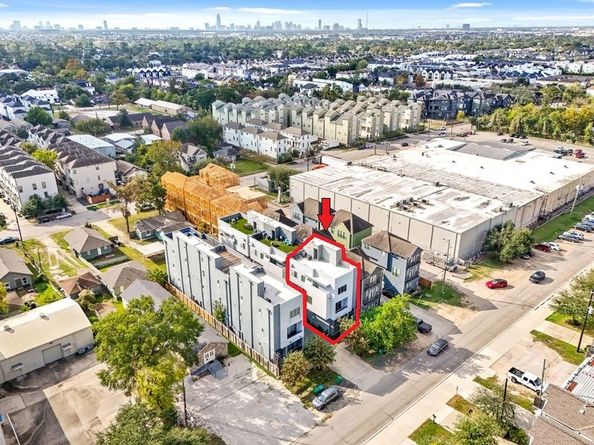 912 W 19th Street C, Houston TX 77008