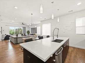 912 W 19th Street C, Houston TX 77008