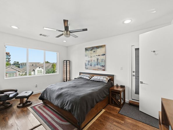 912 W 19th Street C, Houston TX 77008