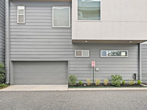 912 W 19th Street C, Houston TX 77008