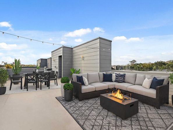 912 W 19th Street C, Houston TX 77008