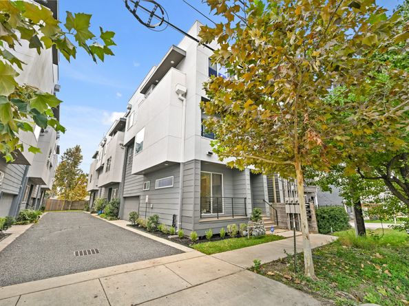 912 W 19th Street C, Houston TX 77008