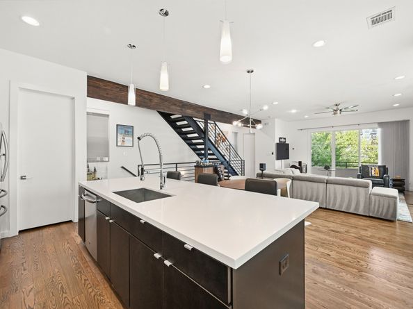 912 W 19th Street C, Houston TX 77008