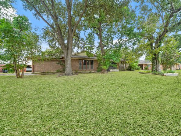 7802 Santa Elena Street, Houston TX 77061