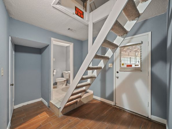 7802 Santa Elena Street, Houston TX 77061